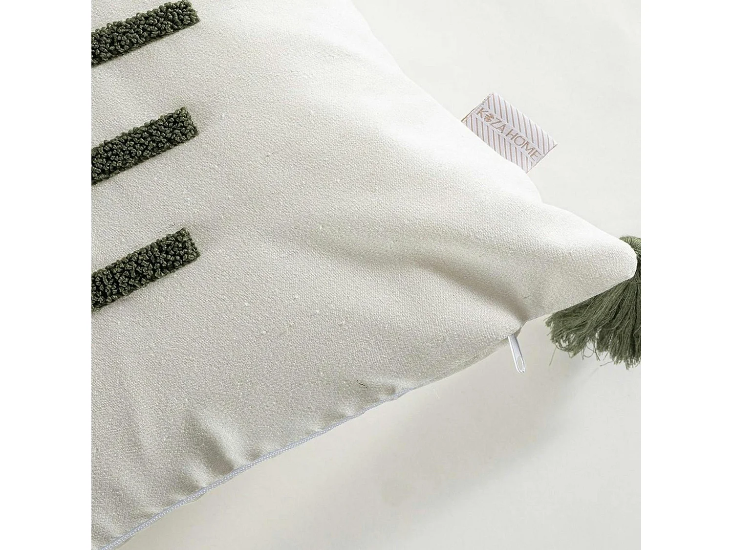 Coussin en lin à pompons – rayures en bouclette verte IZMIR