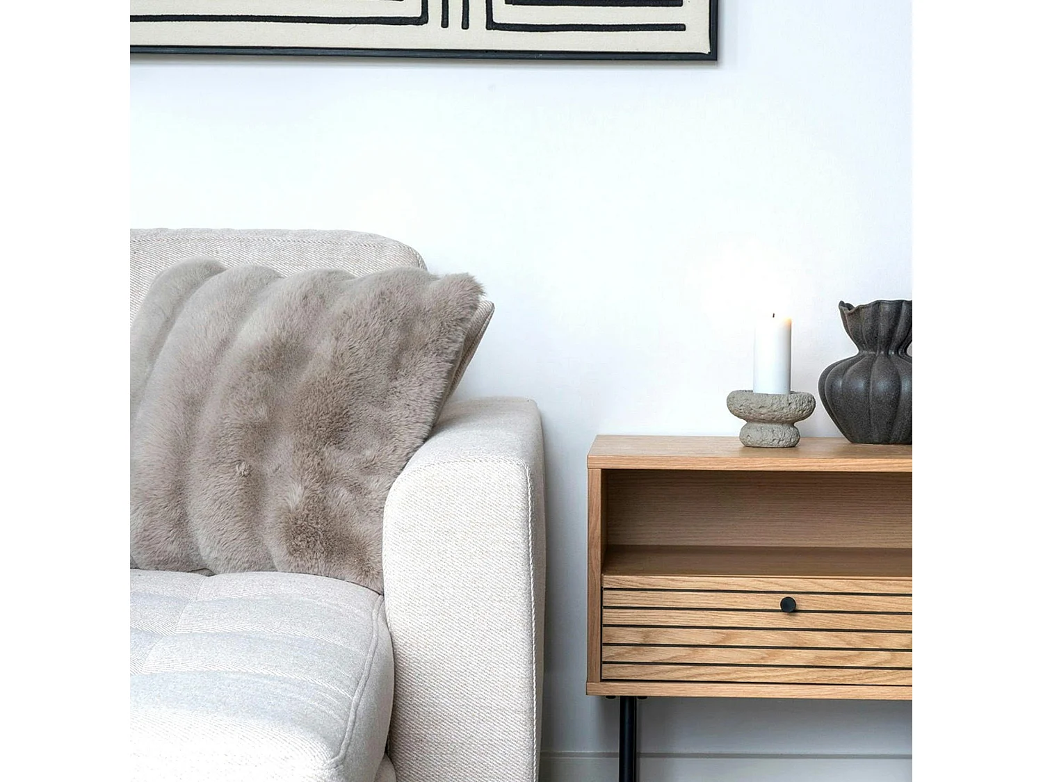 Coussin en fausse fourrure beige taupe BRUGES