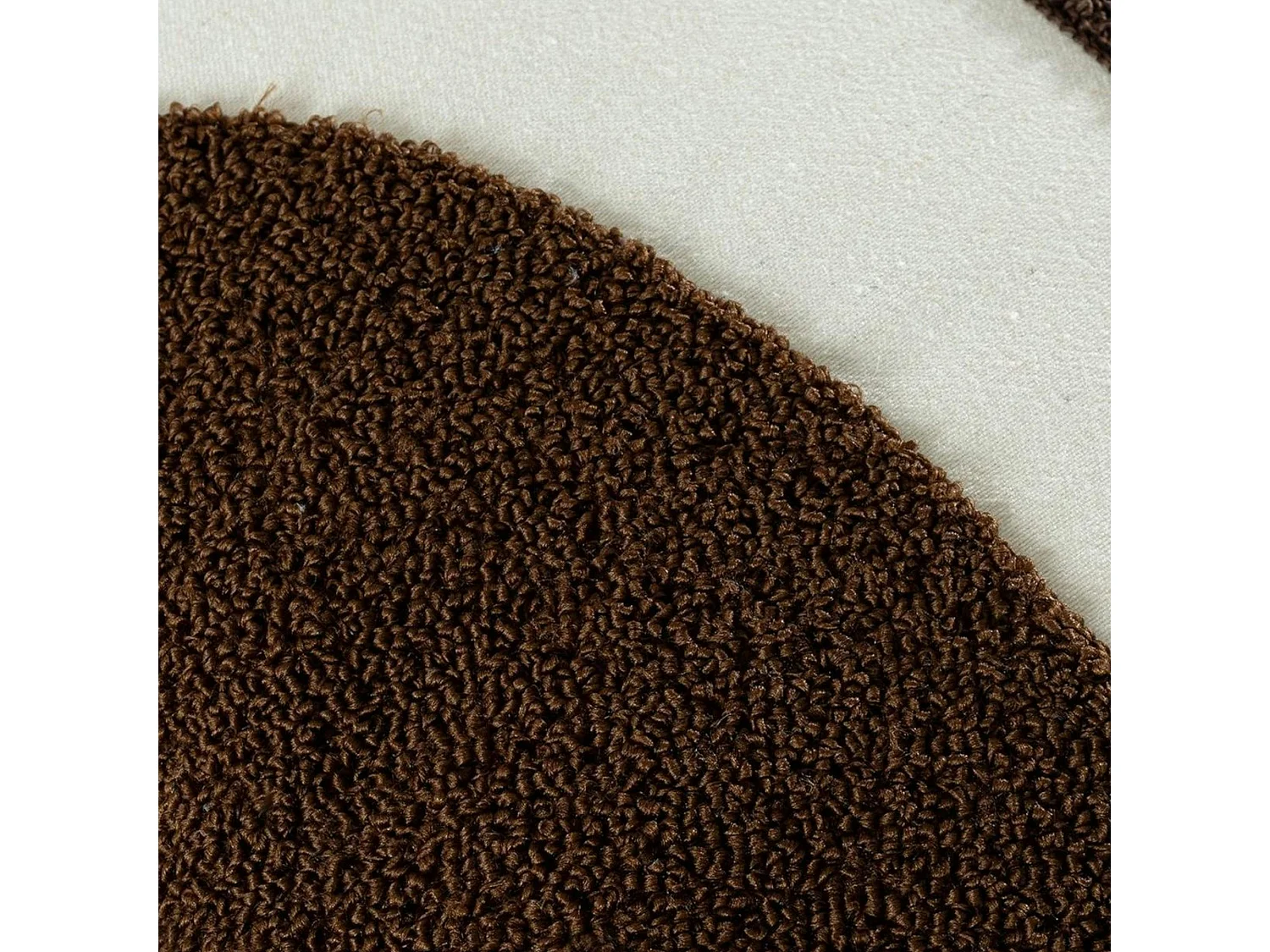 Coussin de canapé bouclette – motif abstrait marron IZMIR