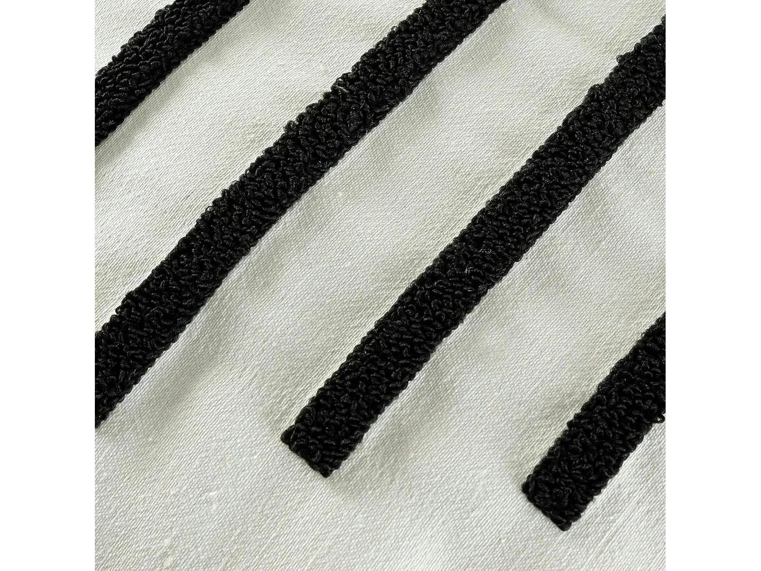 Coussin de canapé en lin – rayures en bouclette noire IZMIR