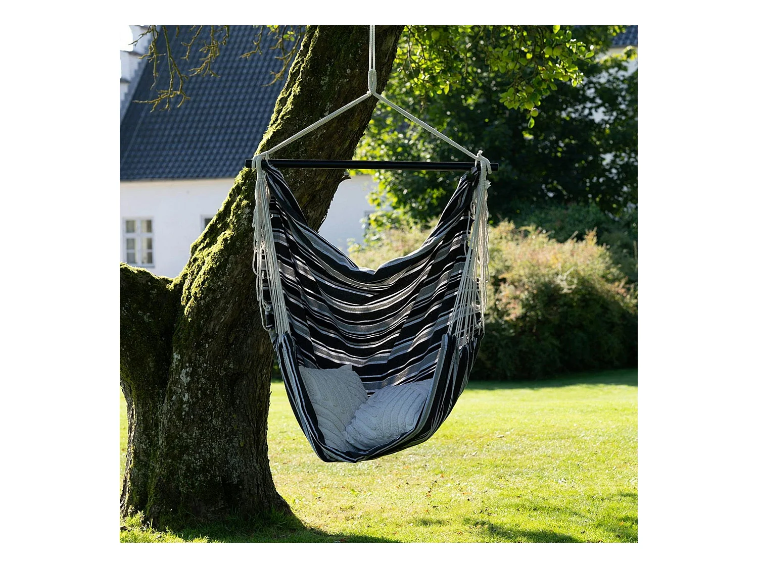 Hamac chaise suspendue en tissu gris, noir et blanc MENDOZA