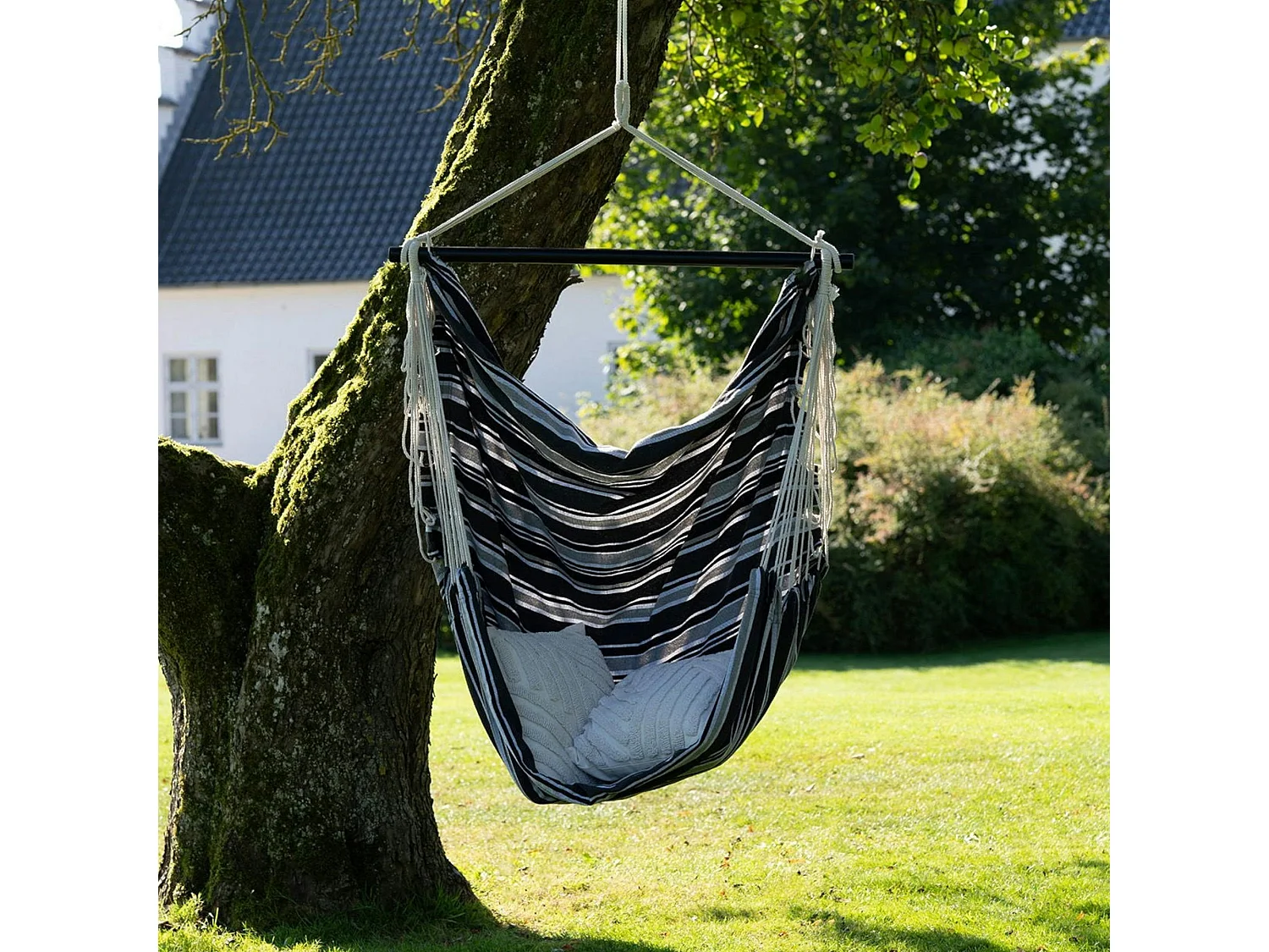 Hamac chaise suspendue en tissu gris, noir et blanc MENDOZA