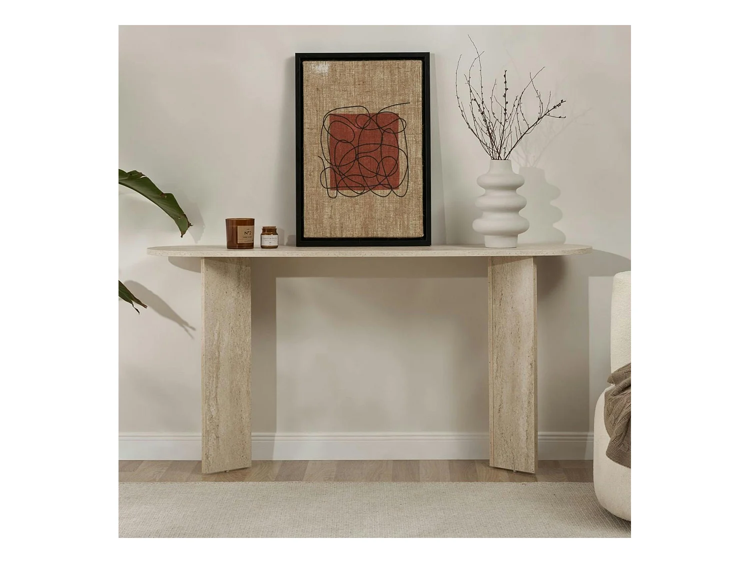 Console de salon ovale effet travertin - pieds en V MARFA