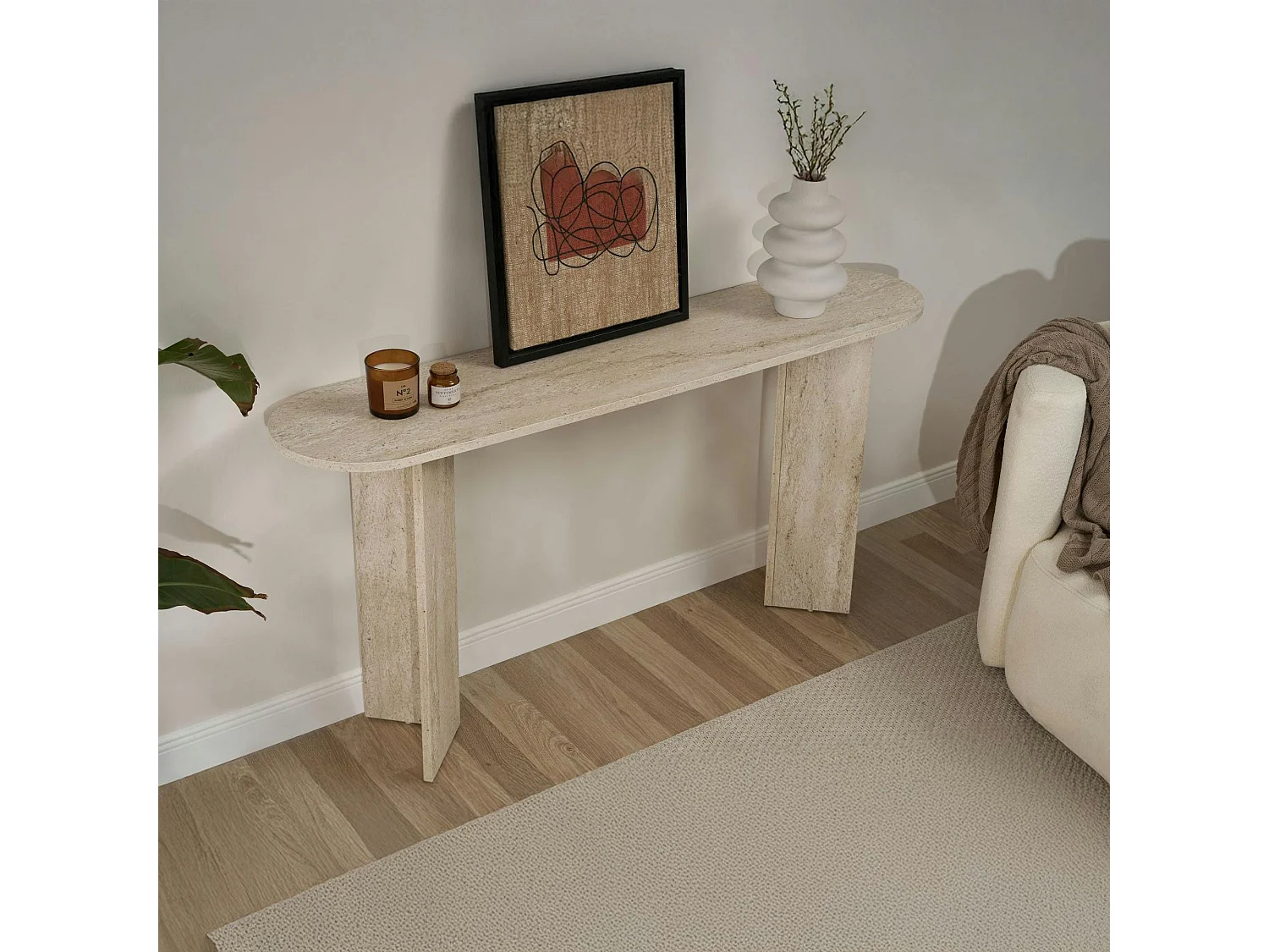 Console de salon ovale effet travertin - pieds en V MARFA