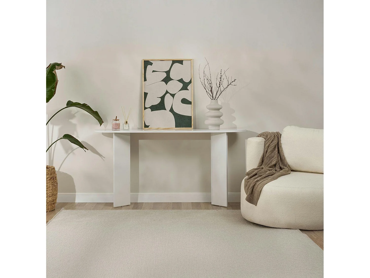 Console de salon blanche effet laqué - pieds en V MARFA
