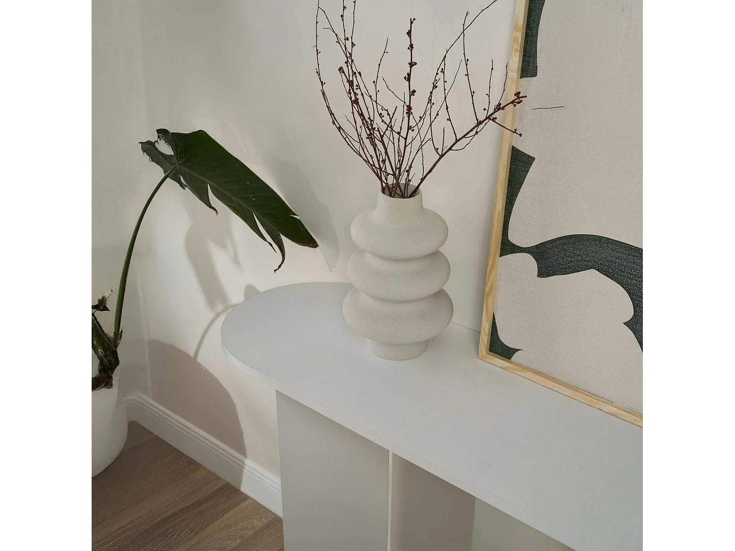 Console de salon blanche effet laqué - pieds en V MARFA