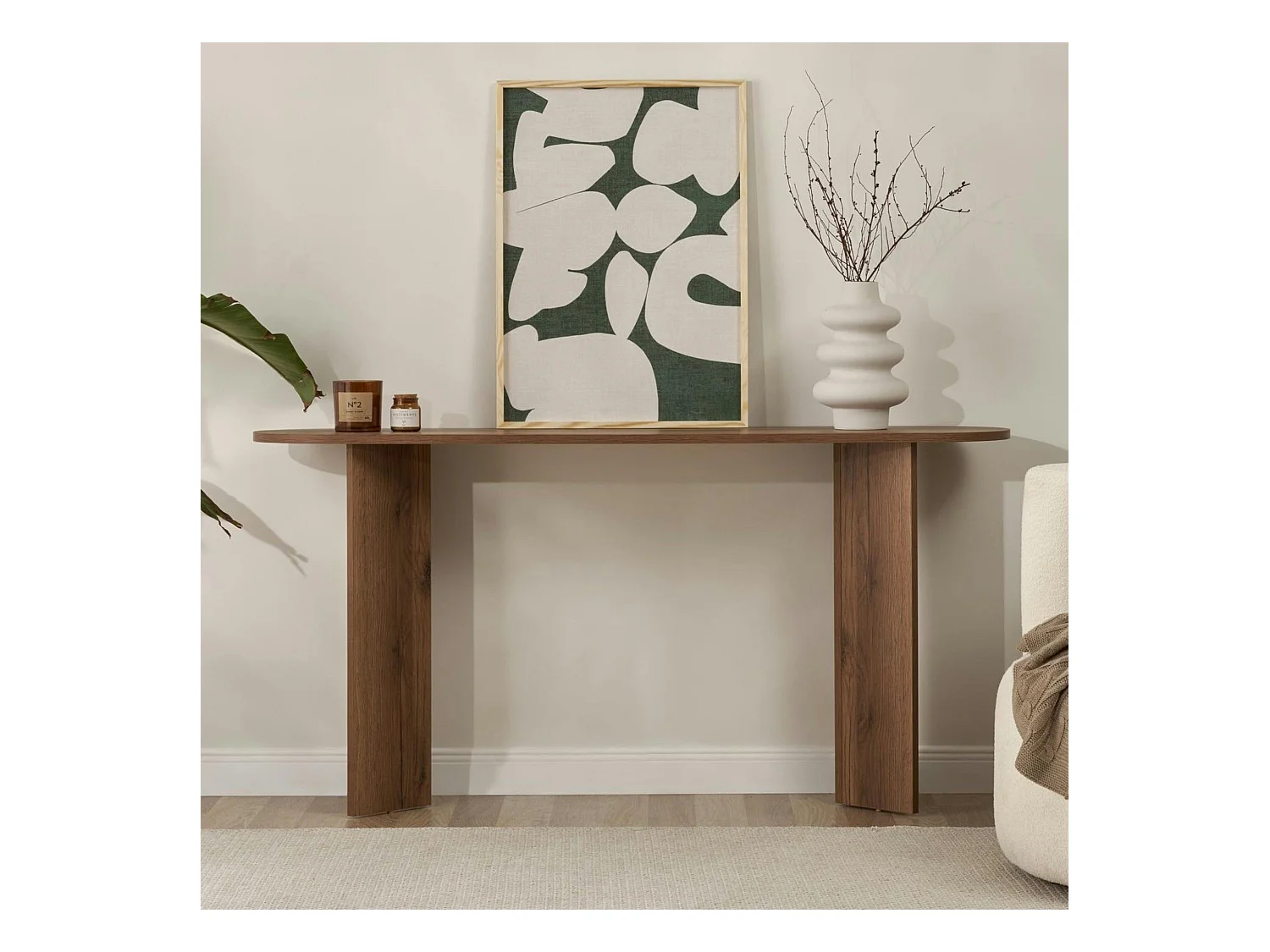 Console de salon ovale effet noyer clair - pieds en V MARFA