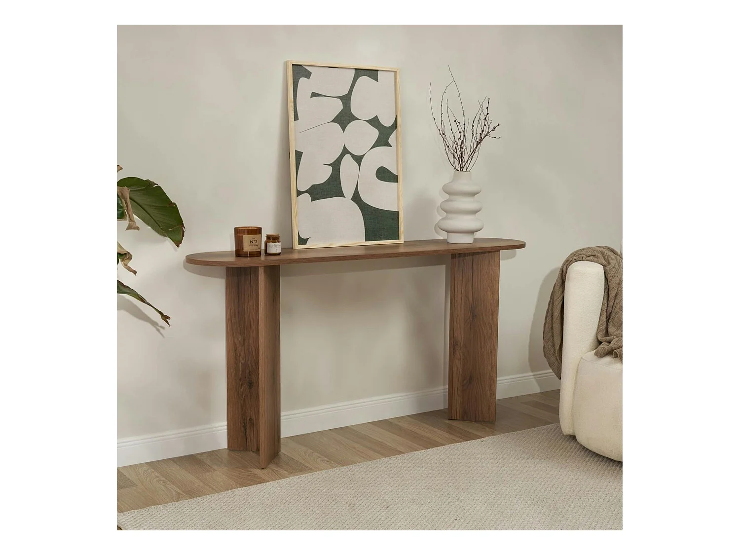 Console de salon ovale effet noyer clair - pieds en V MARFA