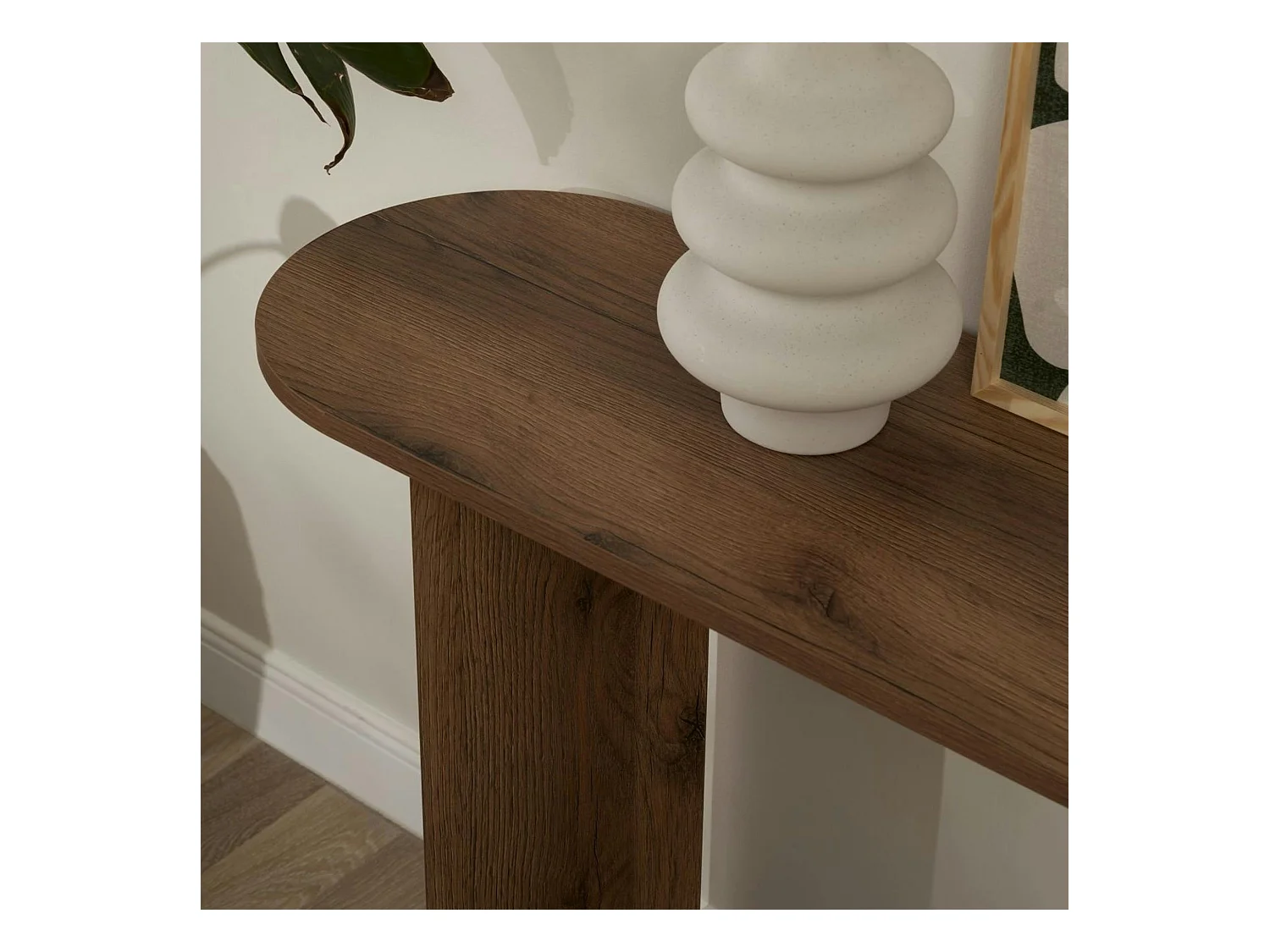 Console de salon ovale effet noyer clair - pieds en V MARFA