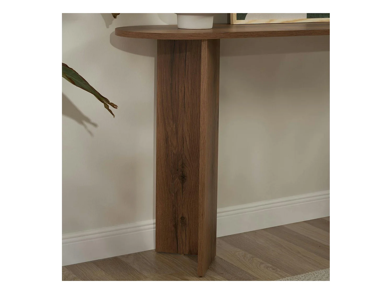 Console de salon ovale effet noyer clair - pieds en V MARFA