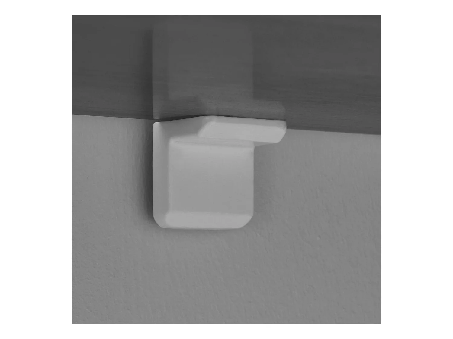 Console de salon ovale effet noyer clair - pieds en V MARFA