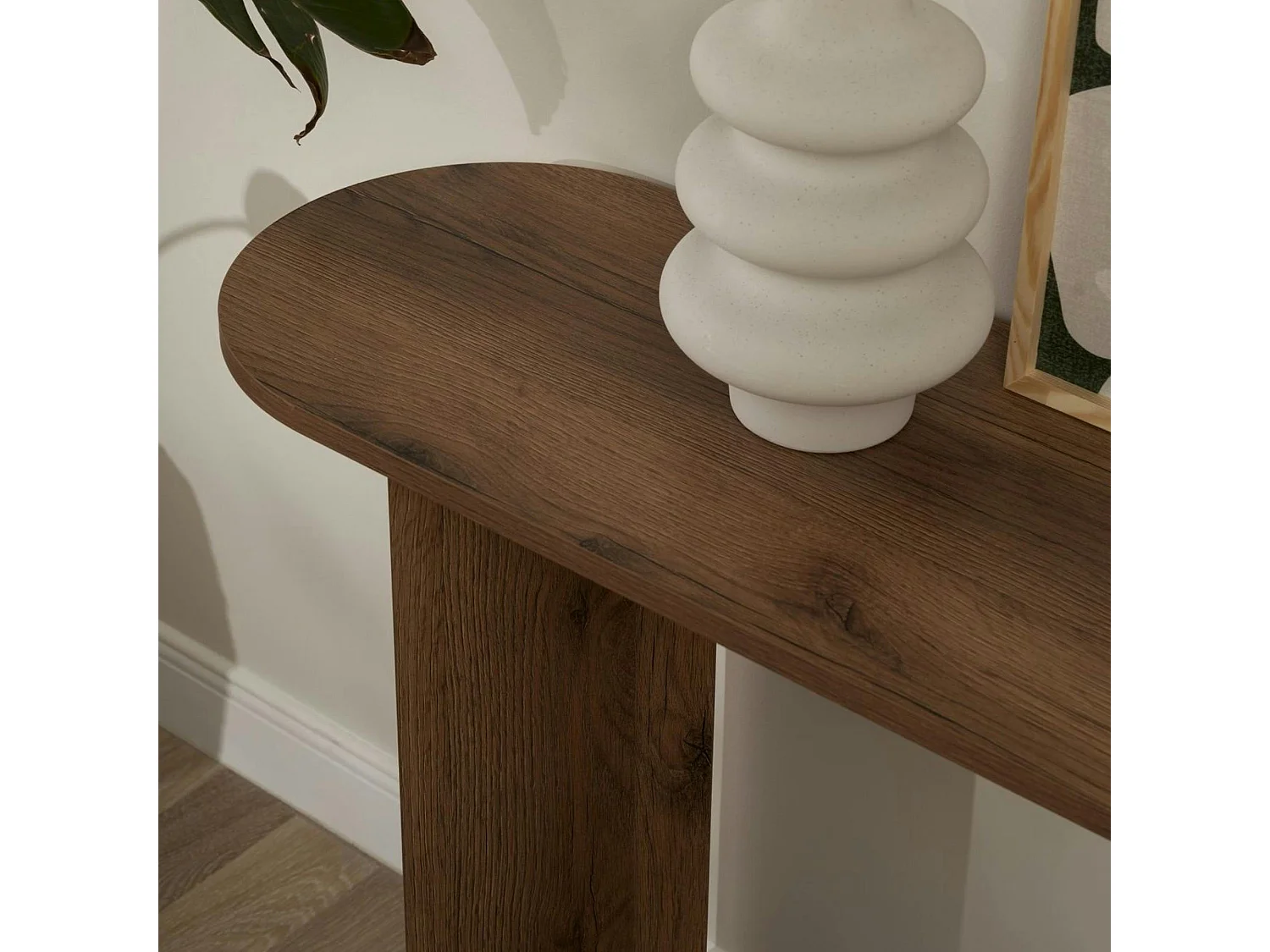 Console de salon ovale effet noyer clair - pieds en V MARFA