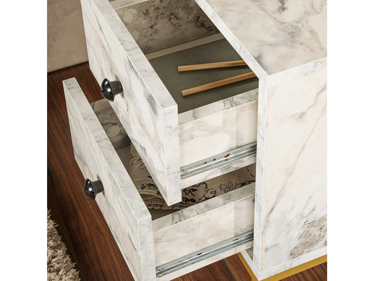 Table de nuit 2 tiroirs - effet marbre, pieds dorés JENA