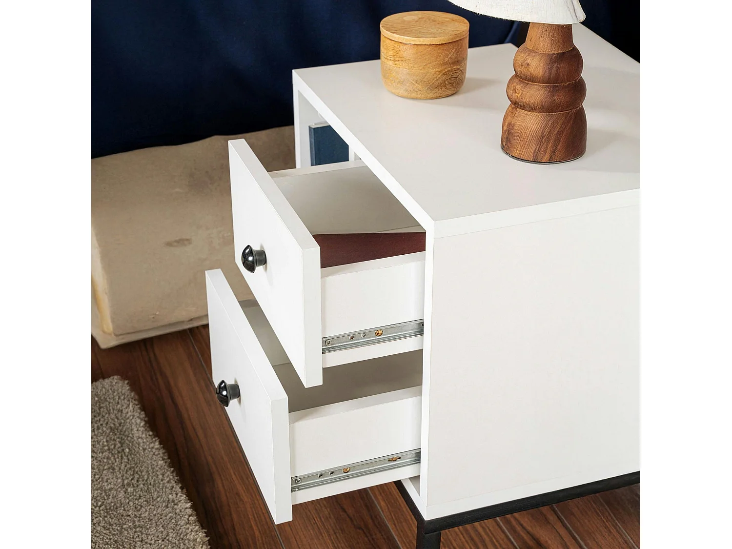 Table de nuit blanche effet laque - 2 tiroirs, 1 niche JENA