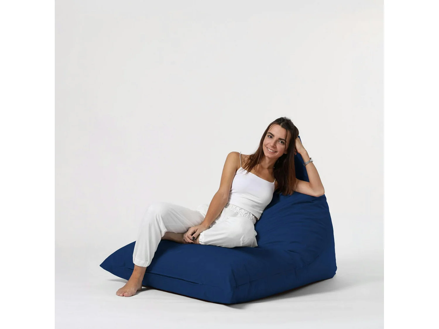 Pouf berlingot extérieur bleu foncé ARTA