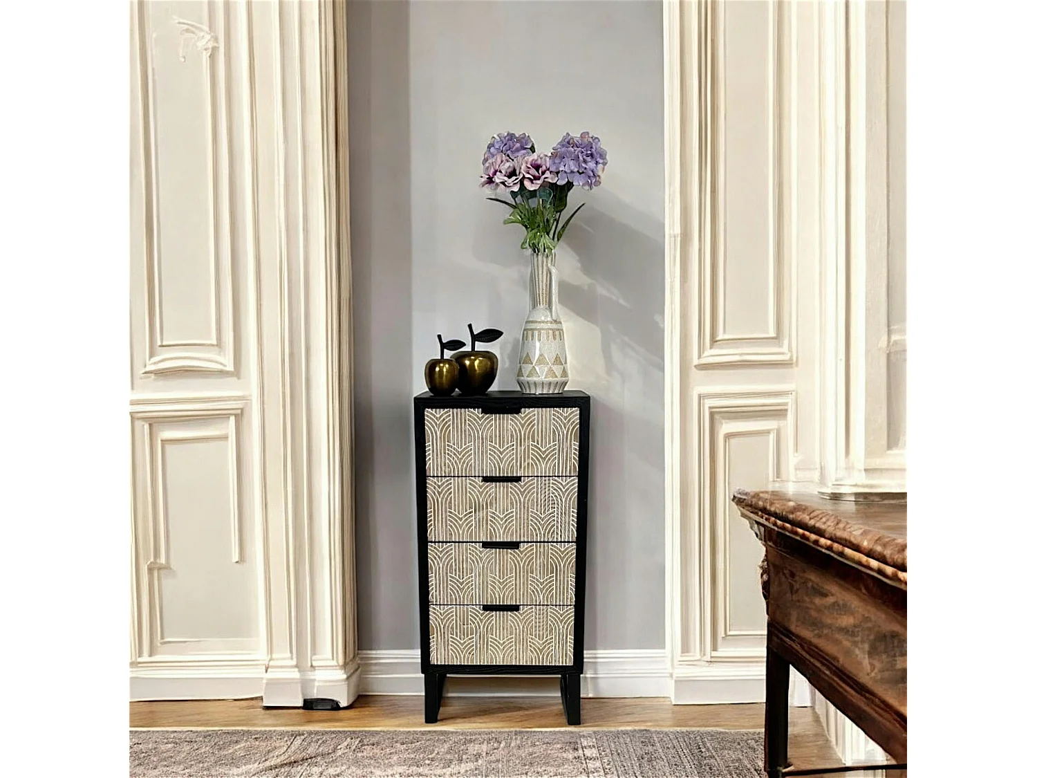 Commode 4 tiroirs bois et métal décor oriental