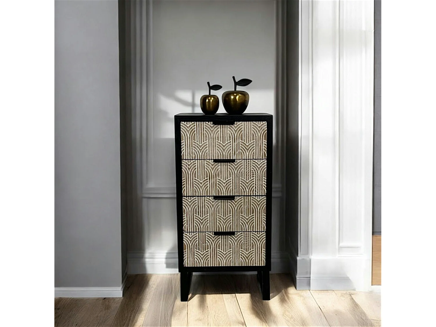 Commode 4 tiroirs bois et métal décor oriental