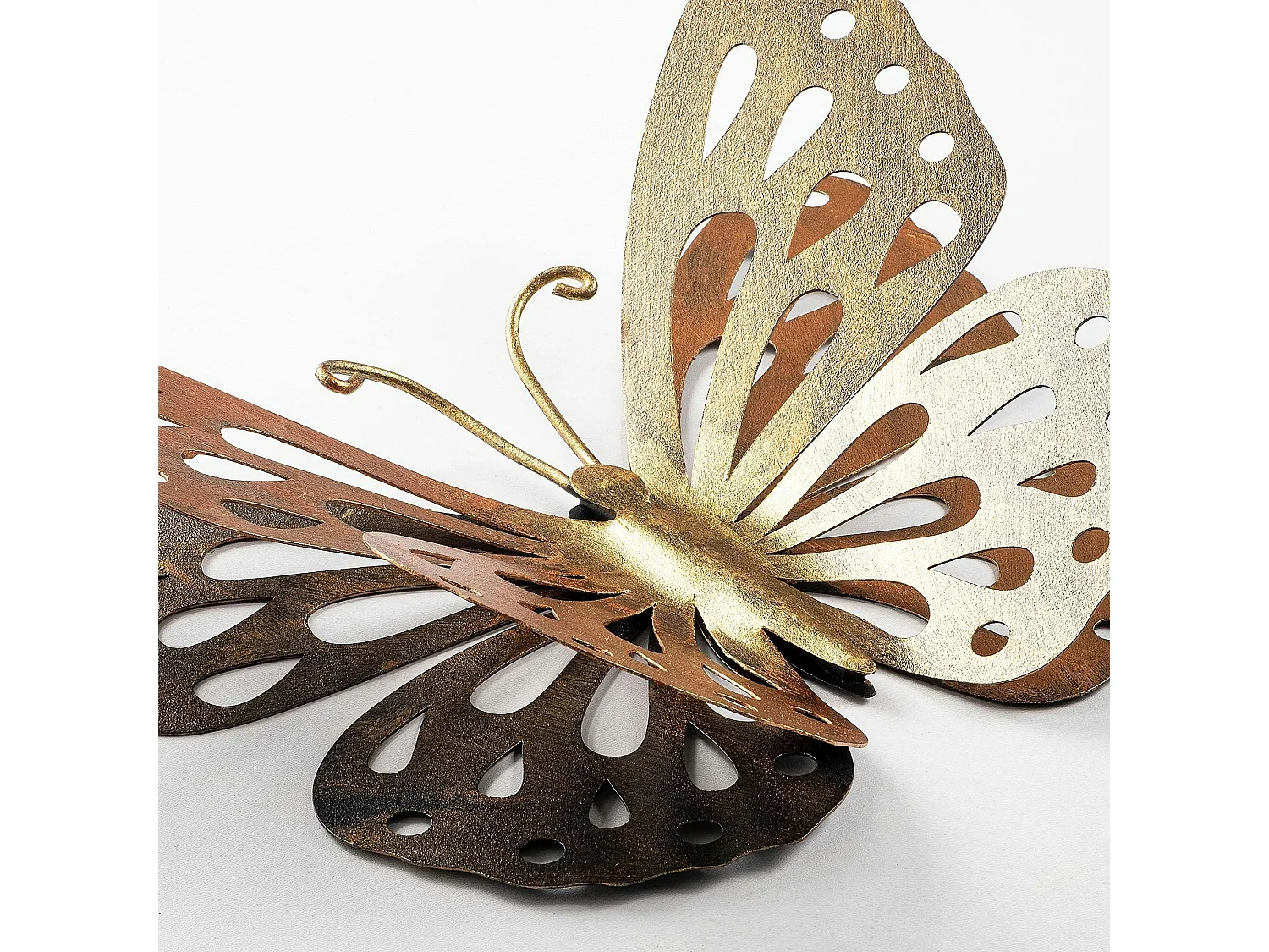 Décoration murale en métal – papillon doré