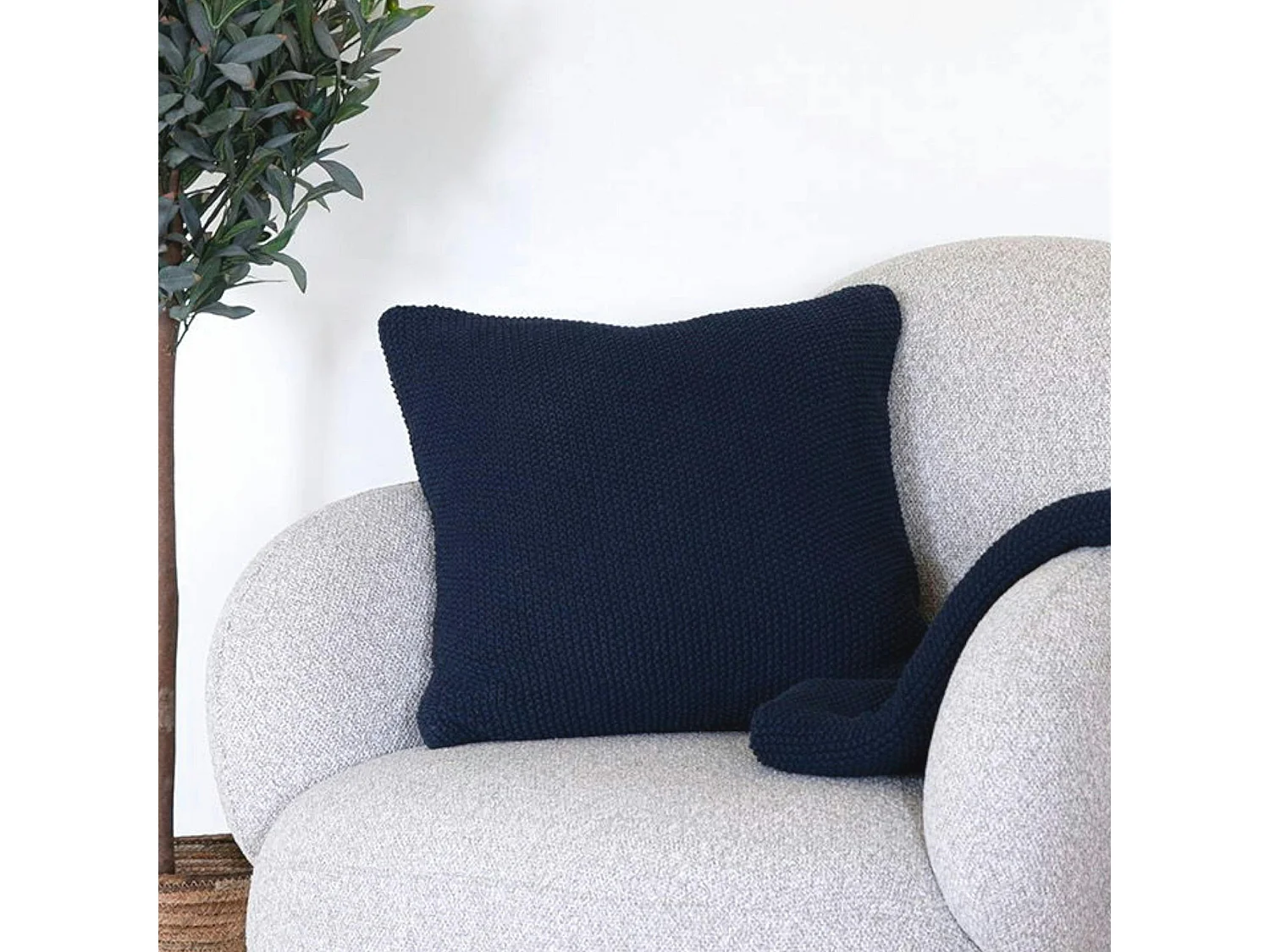 Coussin déco bleu marine en coton recyclé BRUGES