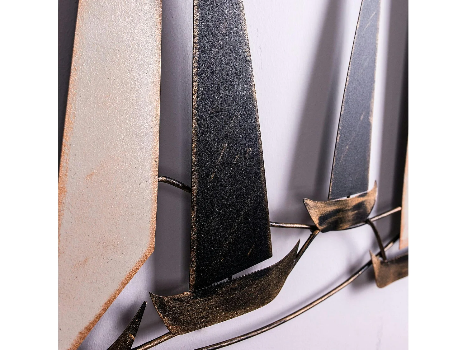 Décoration murale marine en métal – bateaux noirs et blancs