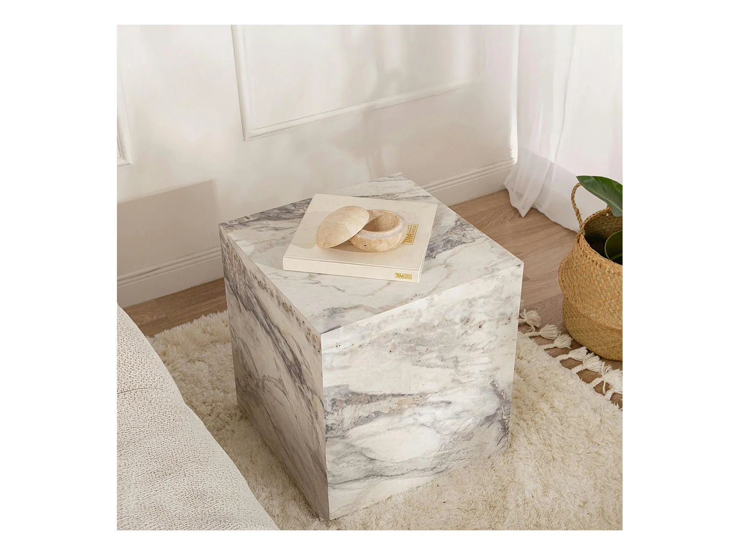 Bout de canapé cube effet marbre blanc - style design MARFA