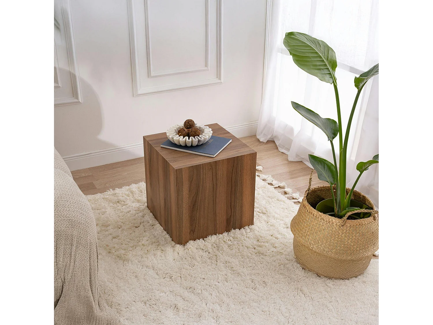 Bout de canapé cube effet bois de noyer - style design MARFA