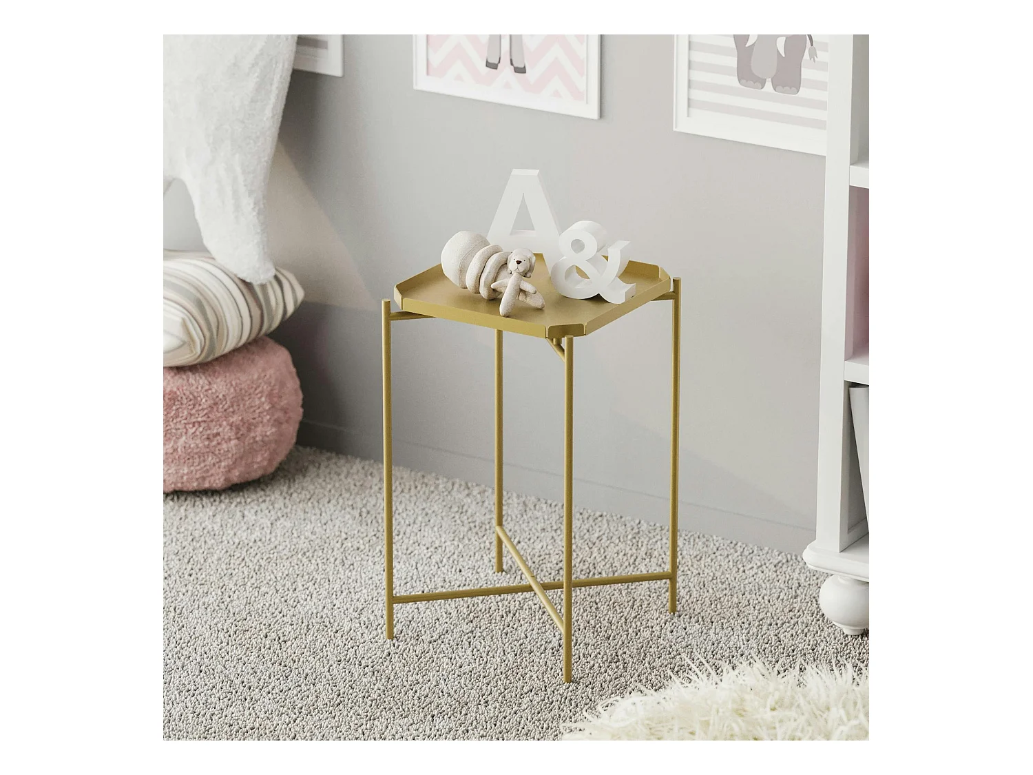 Petite table d’appoint dorée carrée, pieds croisés SFAX