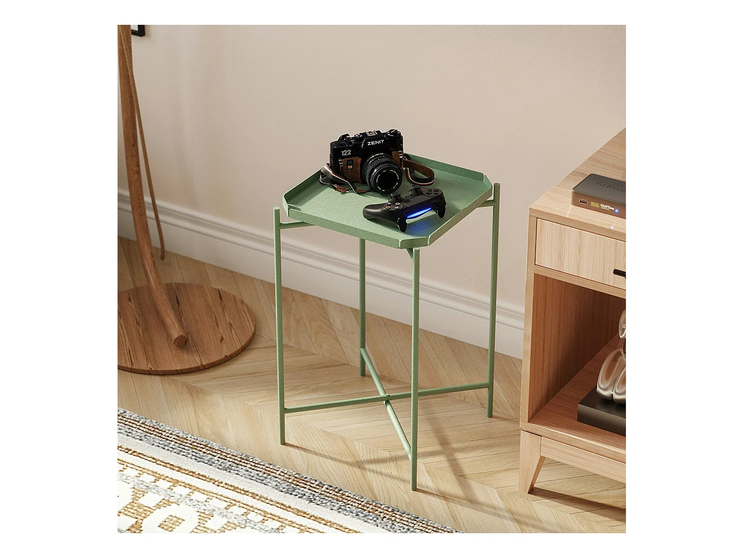 Petite table d’appoint verte carrée, pieds croisés SFAX