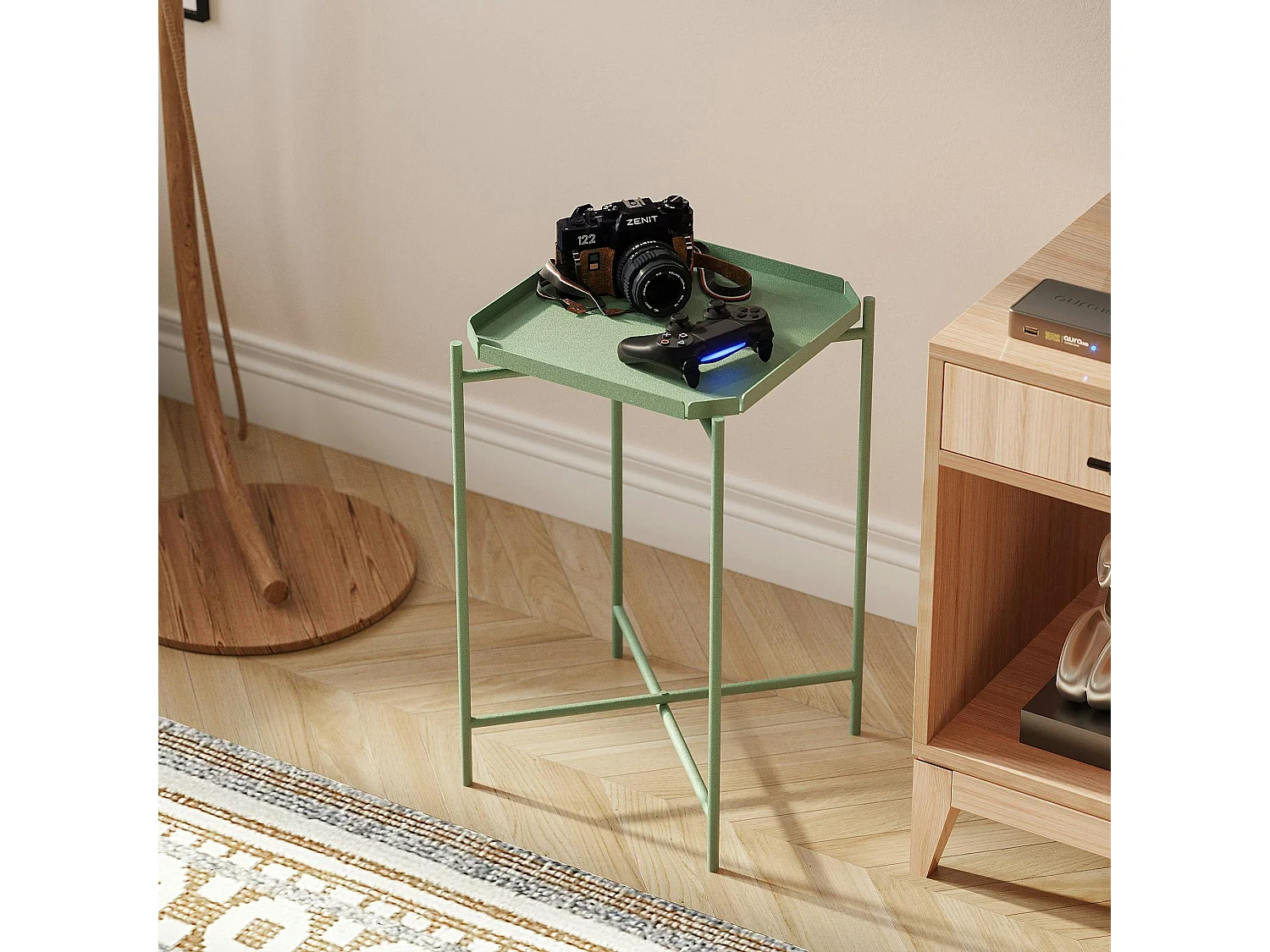 Petite table d’appoint verte carrée, pieds croisés SFAX