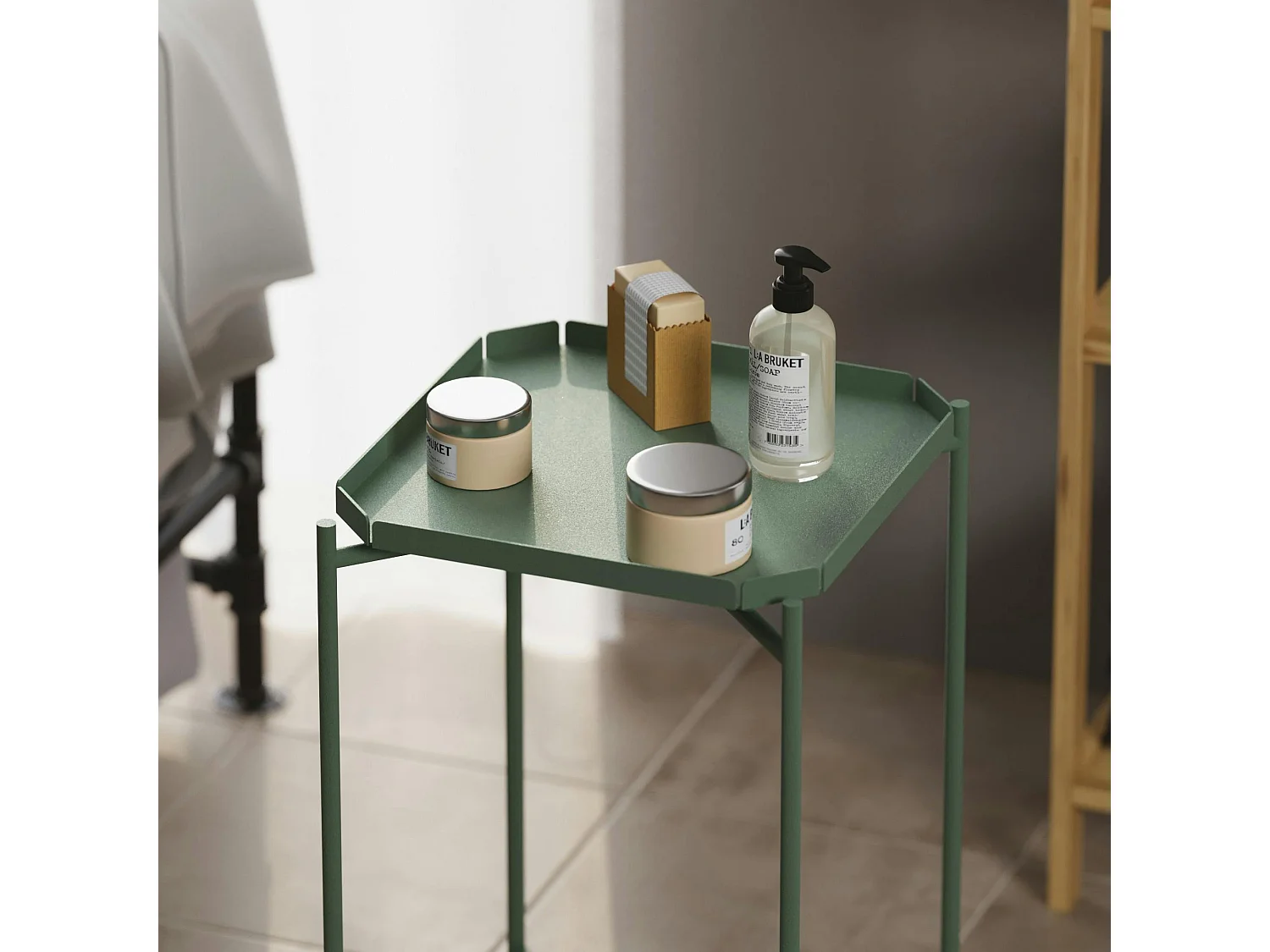 Petite table d’appoint verte carrée, pieds croisés SFAX