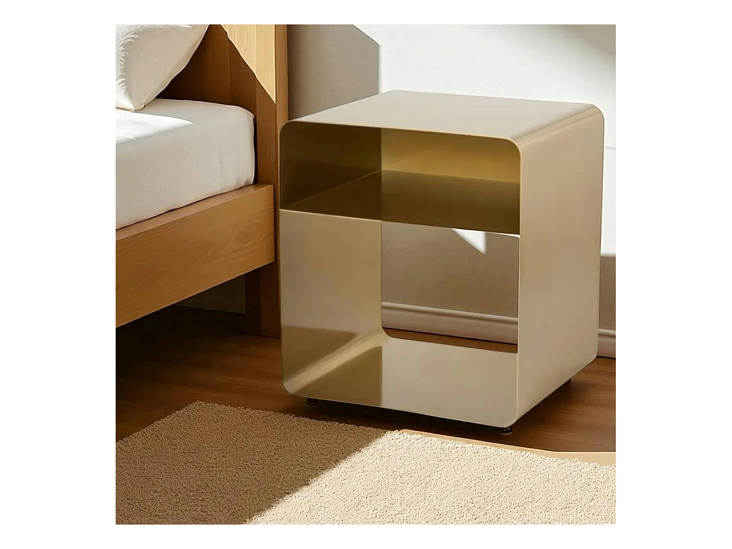 Table d’appoint design métal doré – forme cube SFAX