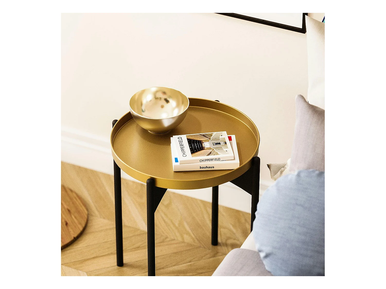 Petite table ronde noire design & plateau doré SFAX