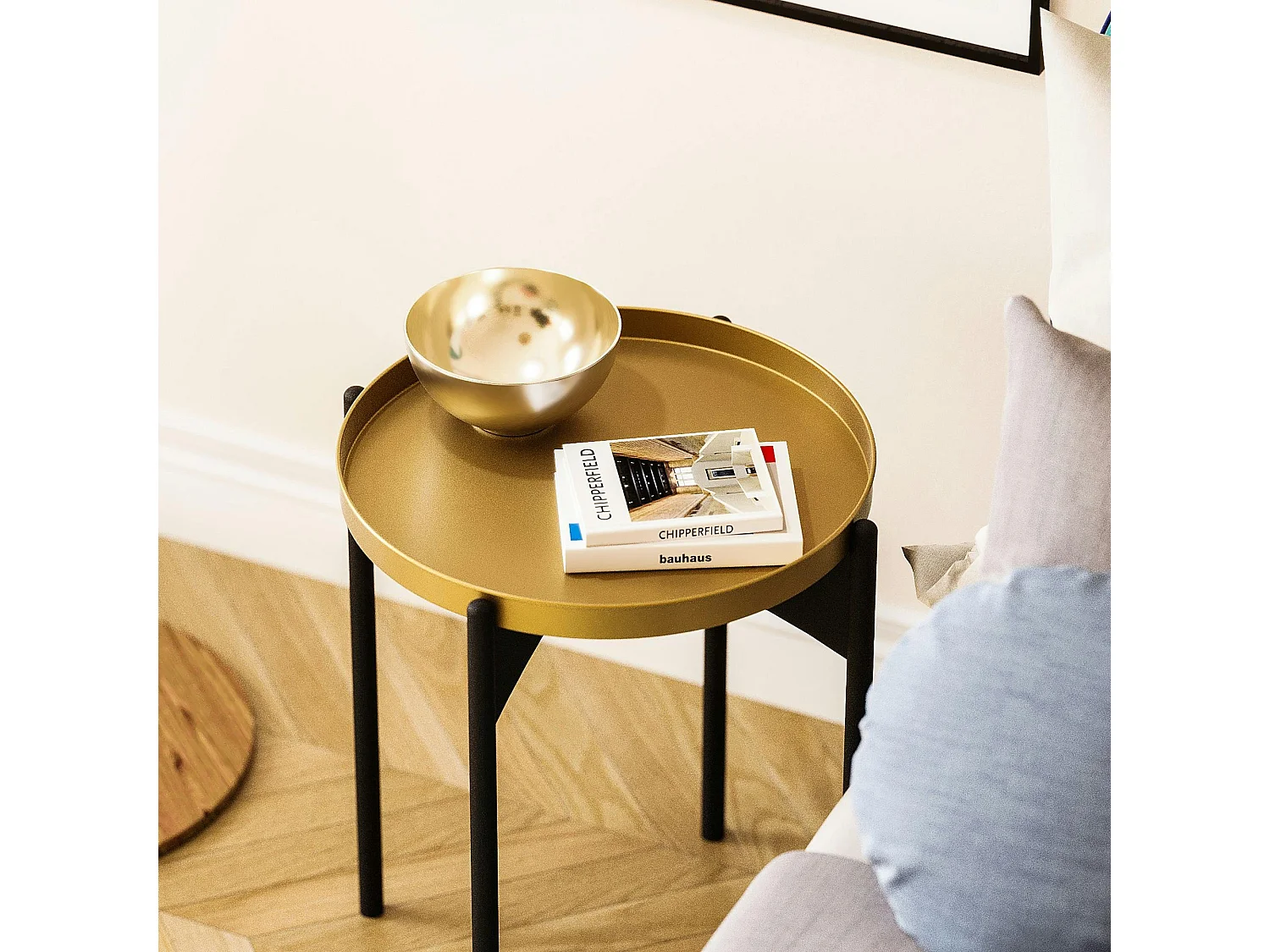 Petite table ronde noire design & plateau doré SFAX