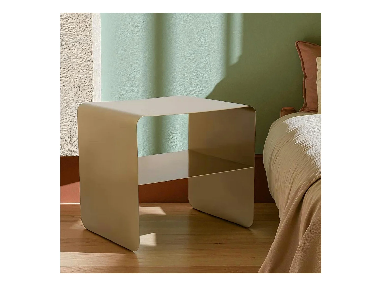 Table d’appoint design métal doré – 2 plateaux SFAX