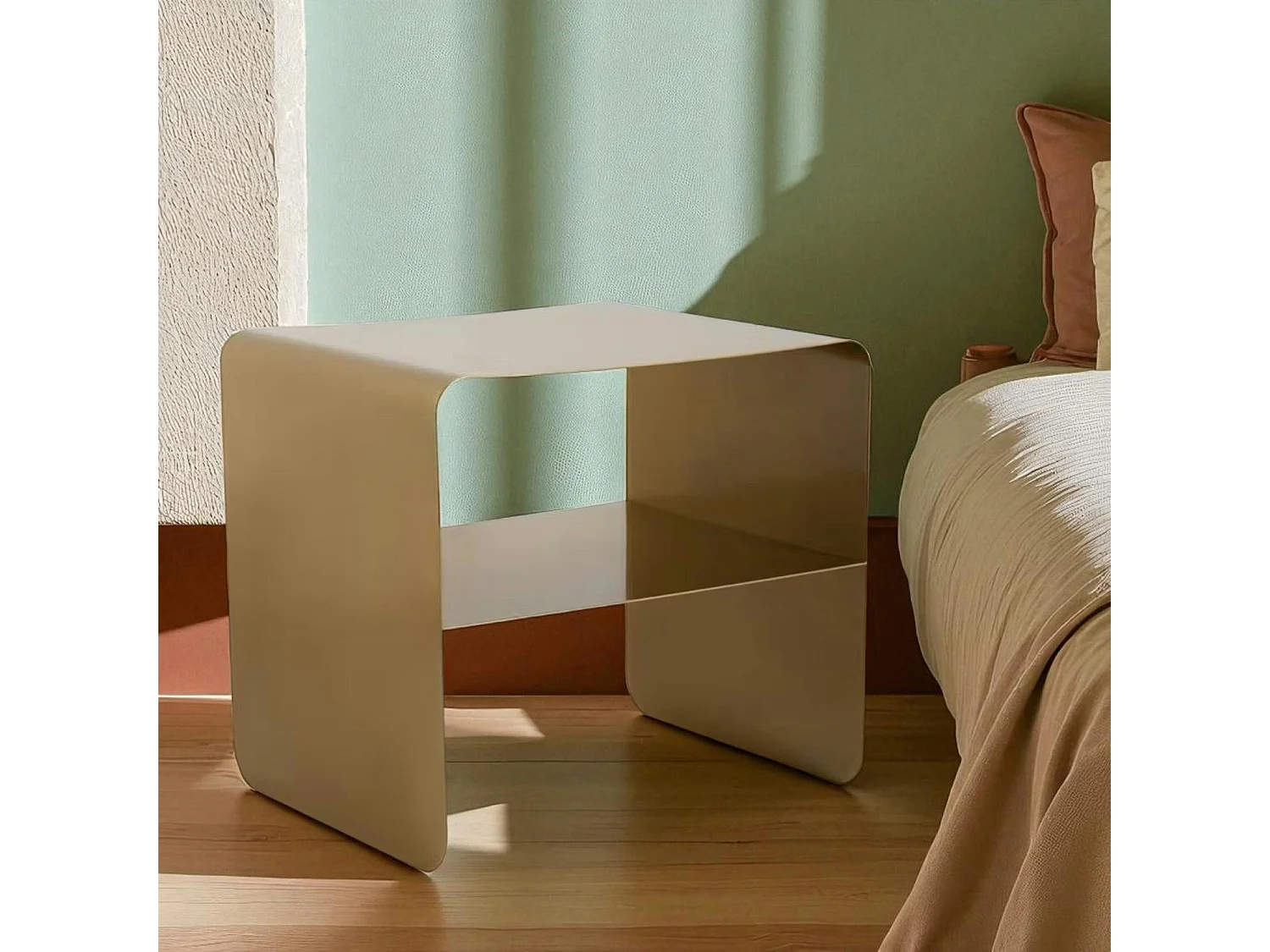 Table d’appoint design métal doré – 2 plateaux SFAX