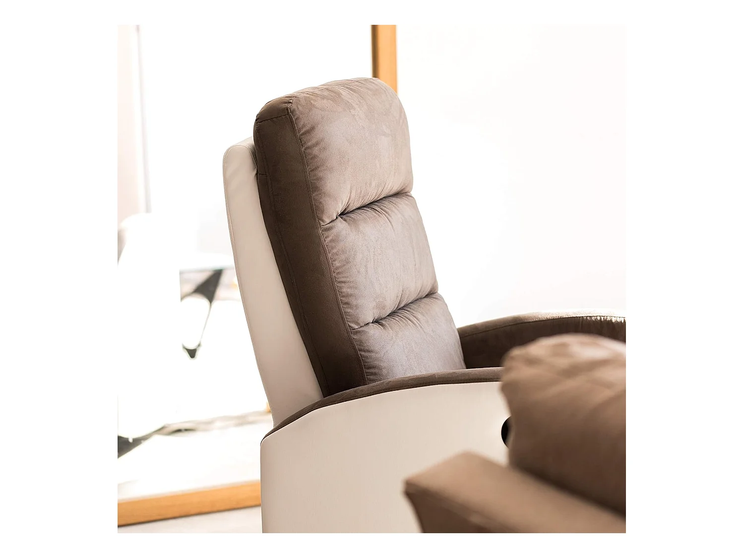 Sillón Relax Reclinación Manual, PU y Microfibra. Modelo Ludwig, Blanco/Antracita