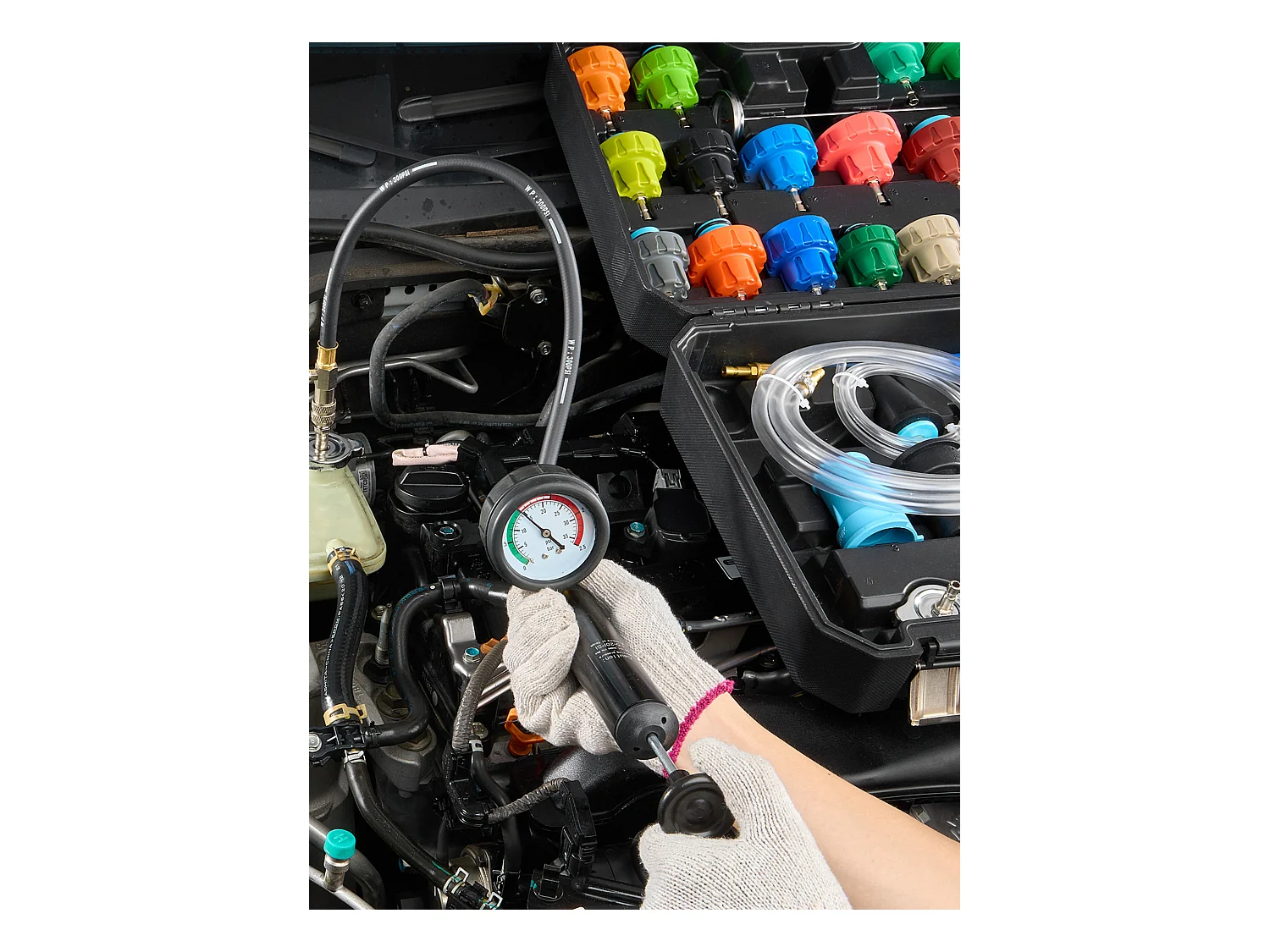 Kit Testeur de Pression, SucceBuy Kit de Testeur de Pression de Radiateur 28 Pièces, Aspirateur et Recharge de Liquide de Refroidissement, Adaptateurs