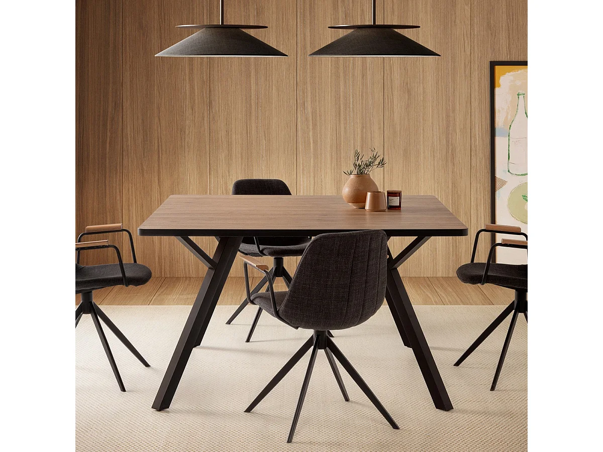 Table à manger carrée effet chêne 136 cm - Brann