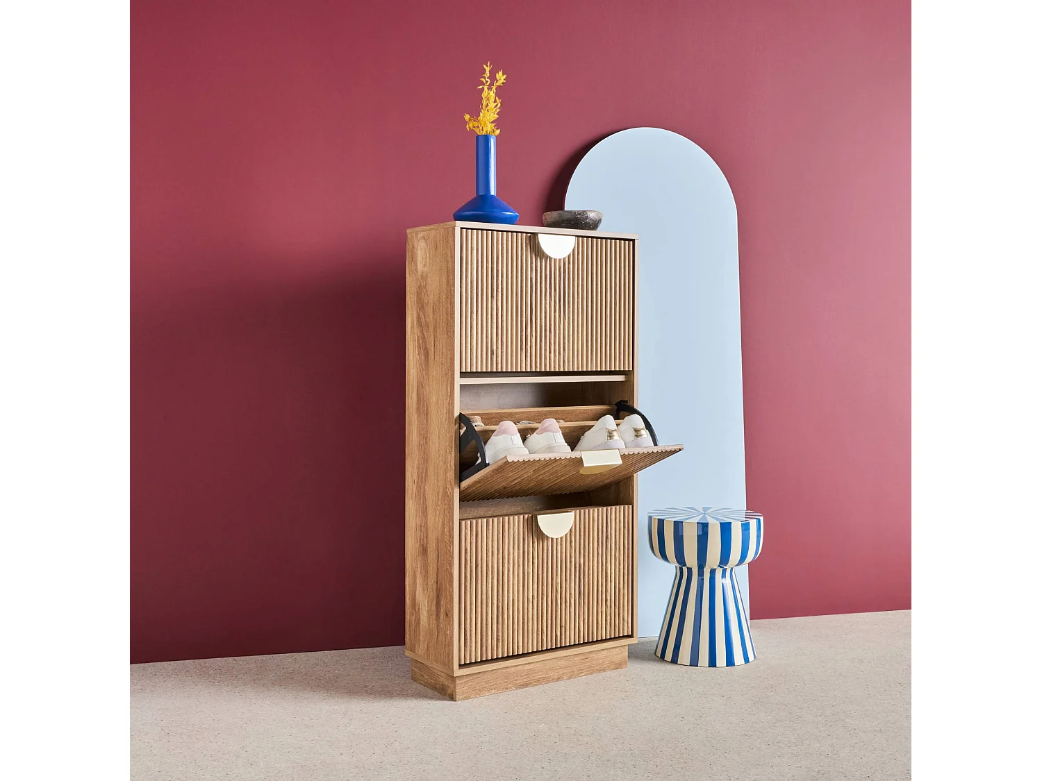 Meuble à chaussures décor bois de manguier rainuré 3 abattants - L 60 x P 25 x H 121 cm - Celian