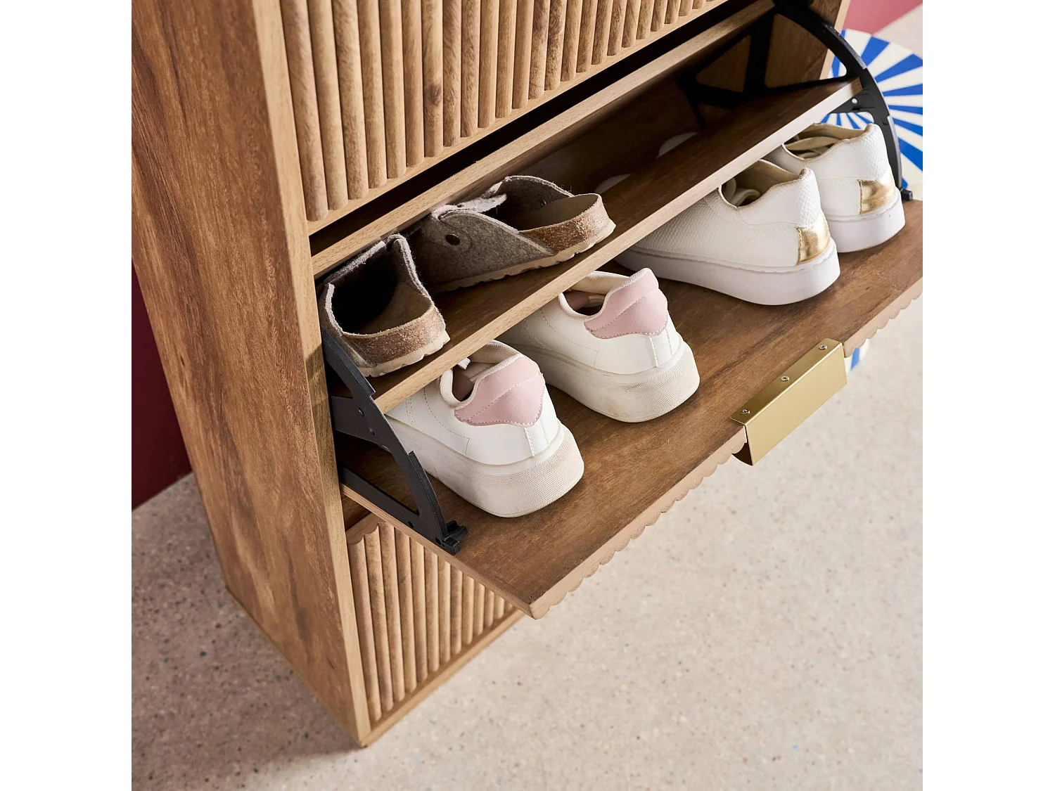 Meuble à chaussures décor bois de manguier rainuré 3 abattants - L 60 x P 25 x H 121 cm - Celian