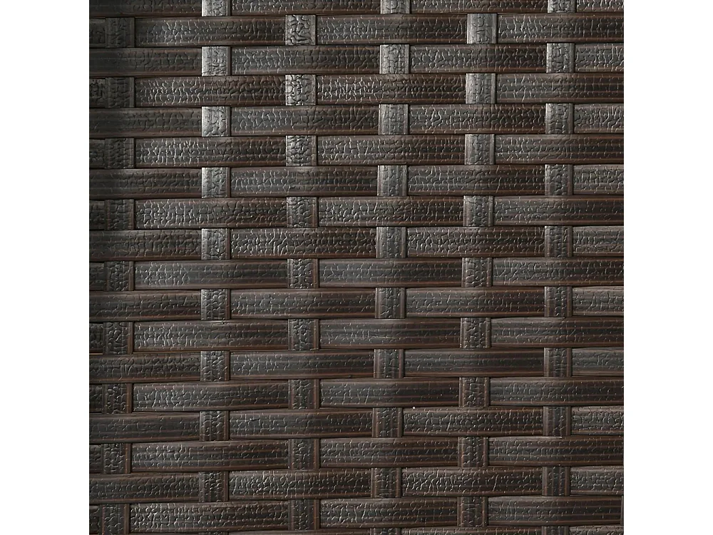 Trois balançoires de jardin avec auvent à inclinaison réglable, équipées d'un porte-gobelet et d'un plateau, et d'un dossier ergonomique.