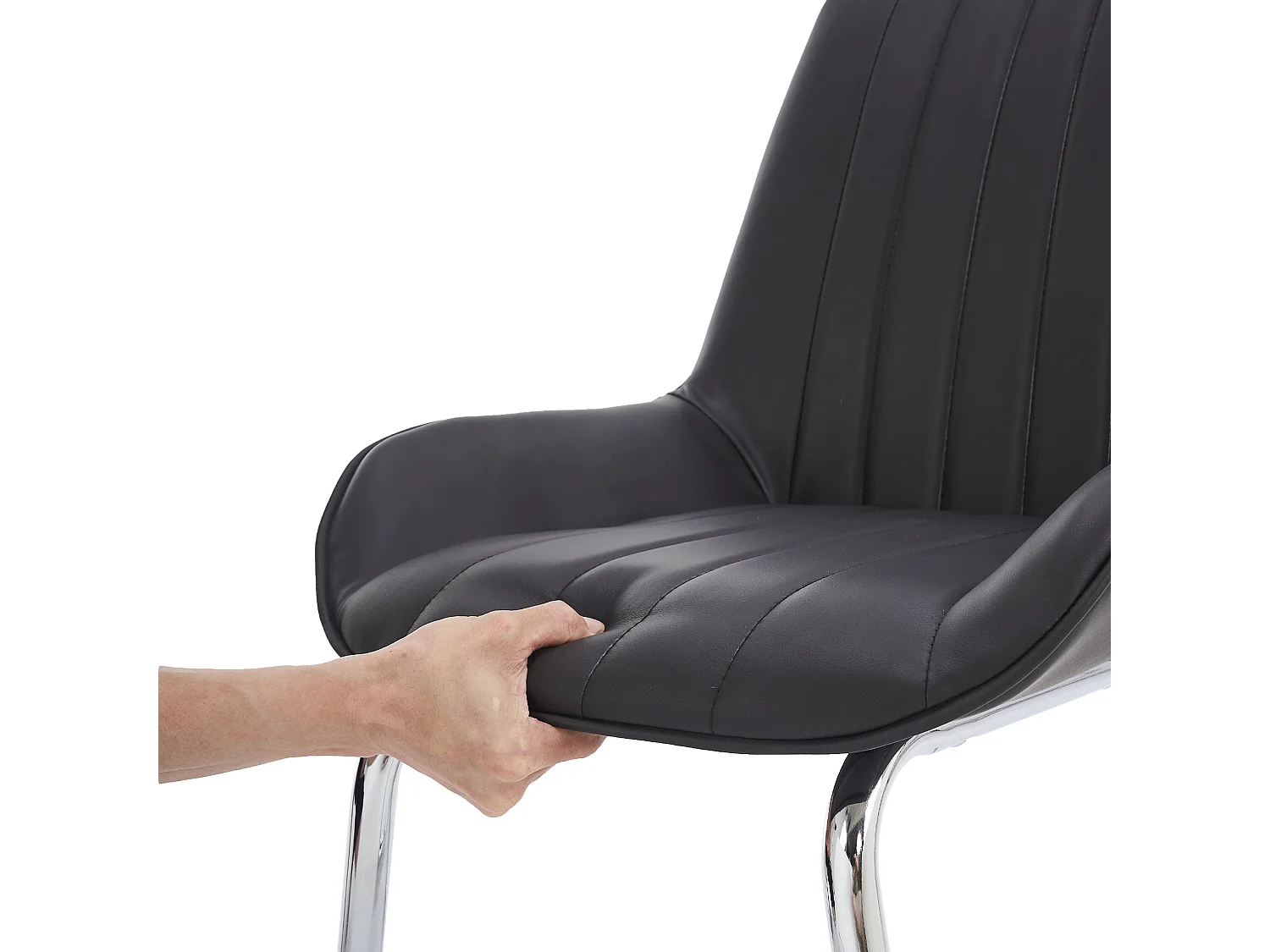 Chaise de salle à manger de style médiéval moderne, en cuir synthétique, lot de deux, couleur noire.