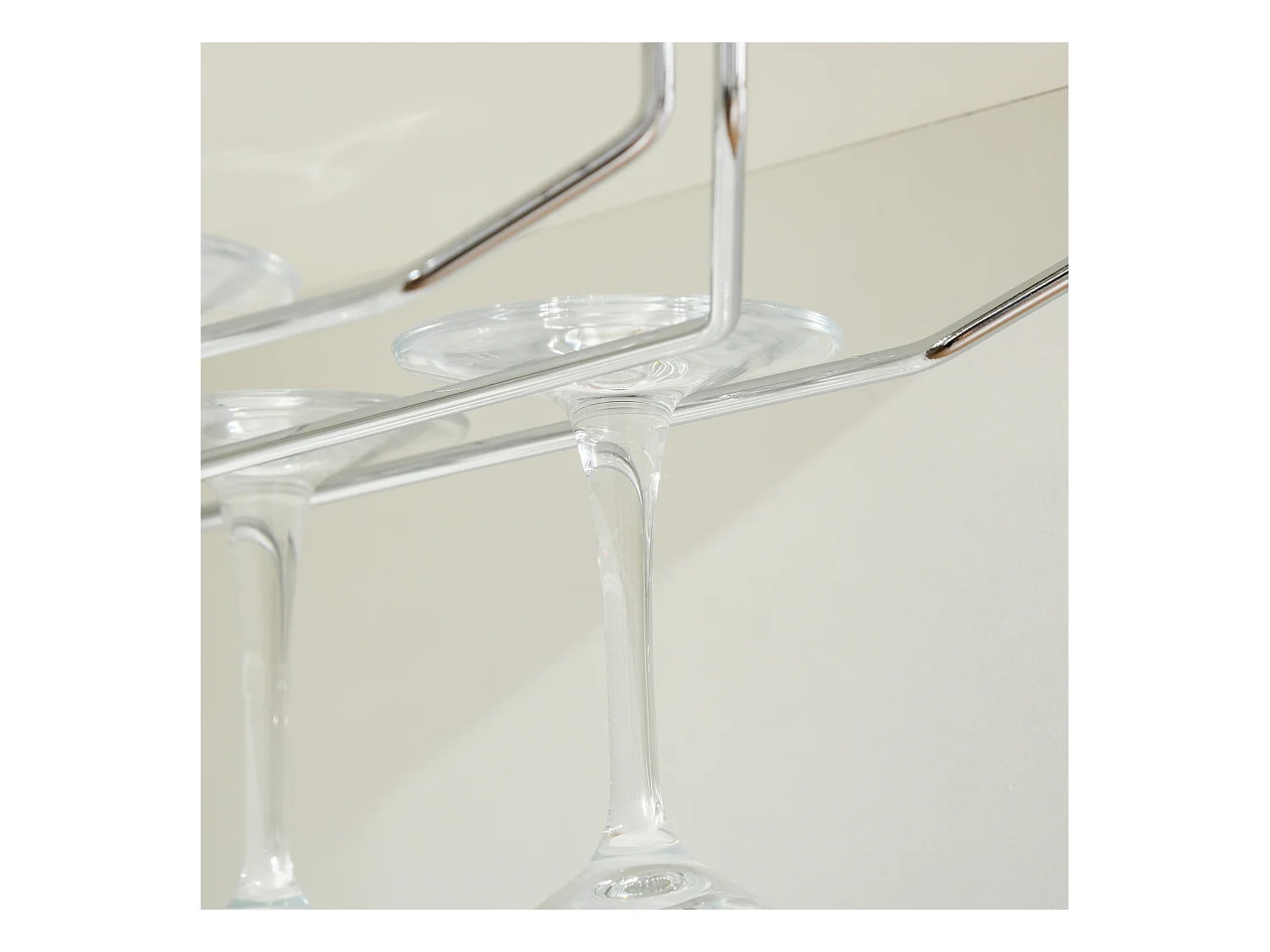 Mobile portabottiglie con porta calici e armadietto per 20 vini