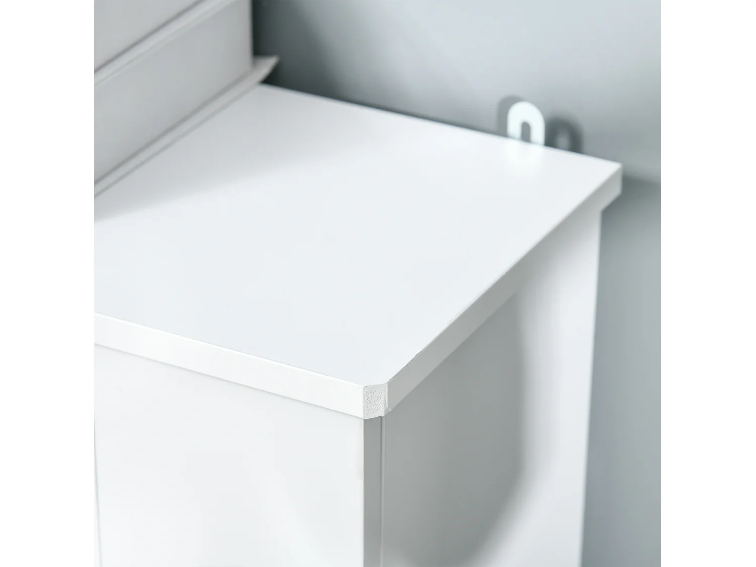 Copritermosifone in legno mdf bianco con doghe verticali bianco