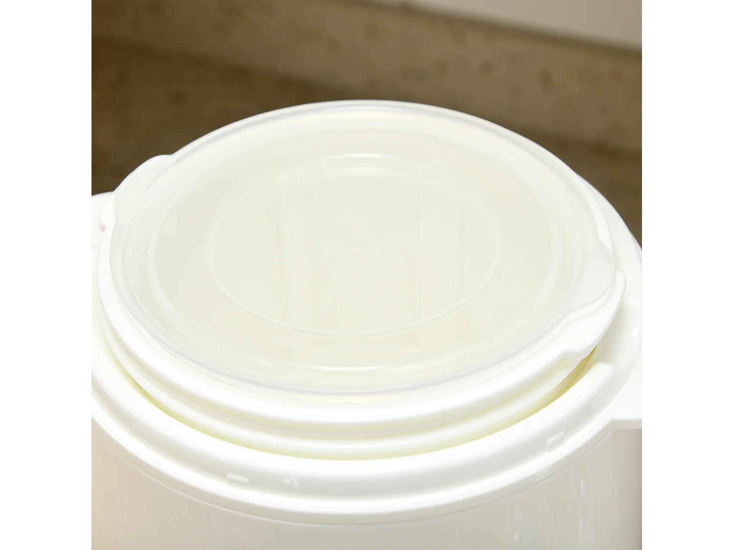 Yogurtiera 20w da 1.5l con 2 vasetti e colino in plastica