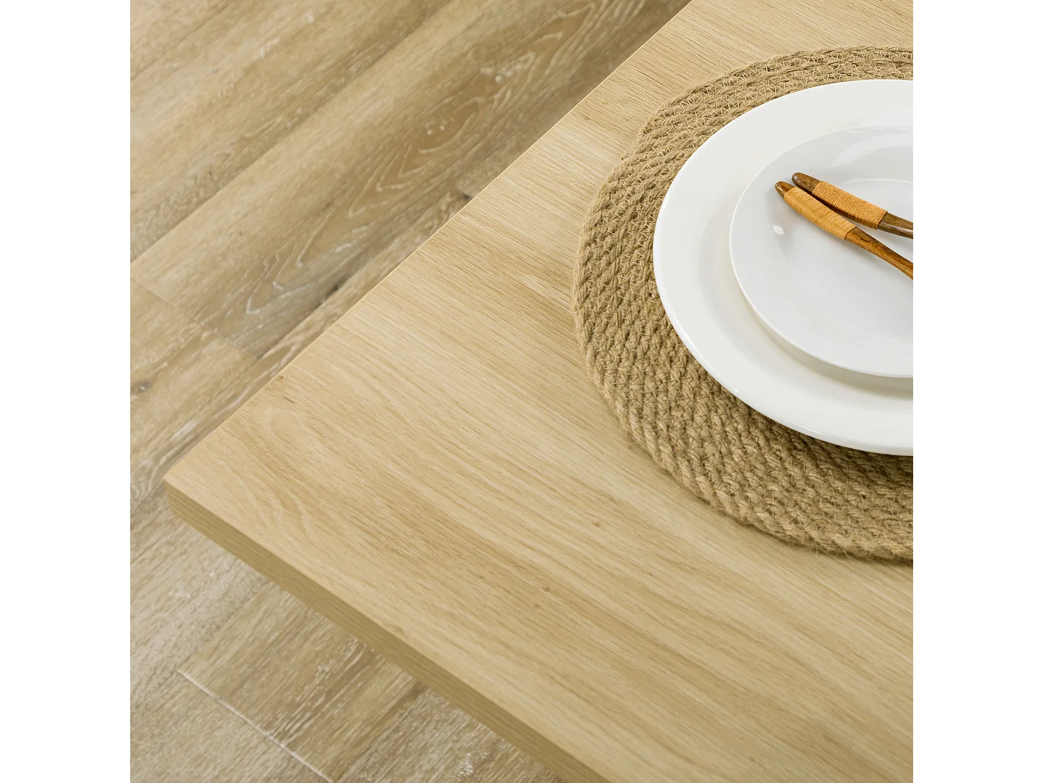 Isola per cucina 4-6 persone con armadietti e ripiani in truciolato