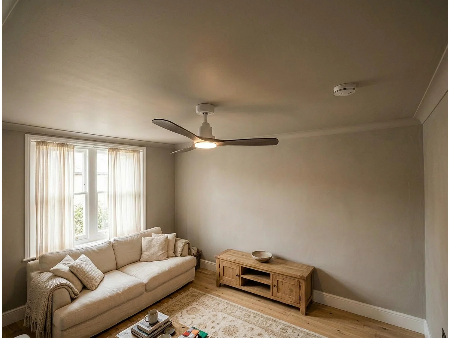 Ventilateur de plafond Réversible  Thermostat Wifi Moteur à courant continu Toits en pente Télécommande Hypersilence Mémoire Shopify Vendible (AUTOMATIQUE)