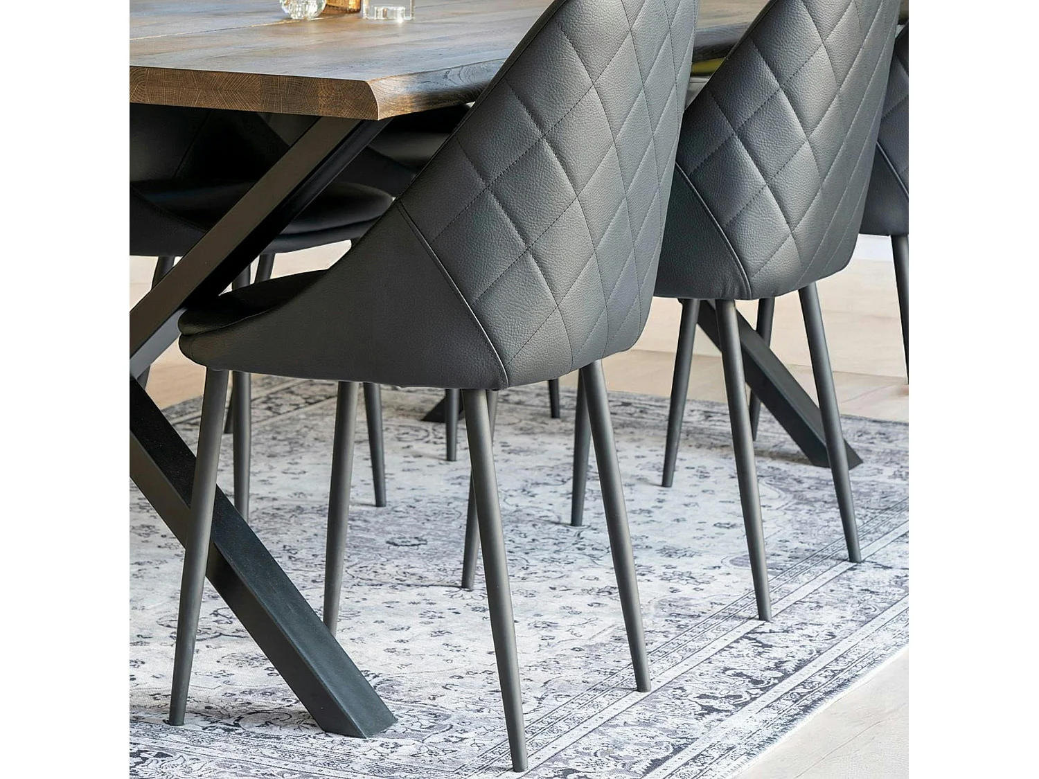 Tapis vintage noir et blanc à motifs traditionnels 160x230 cm FEZ