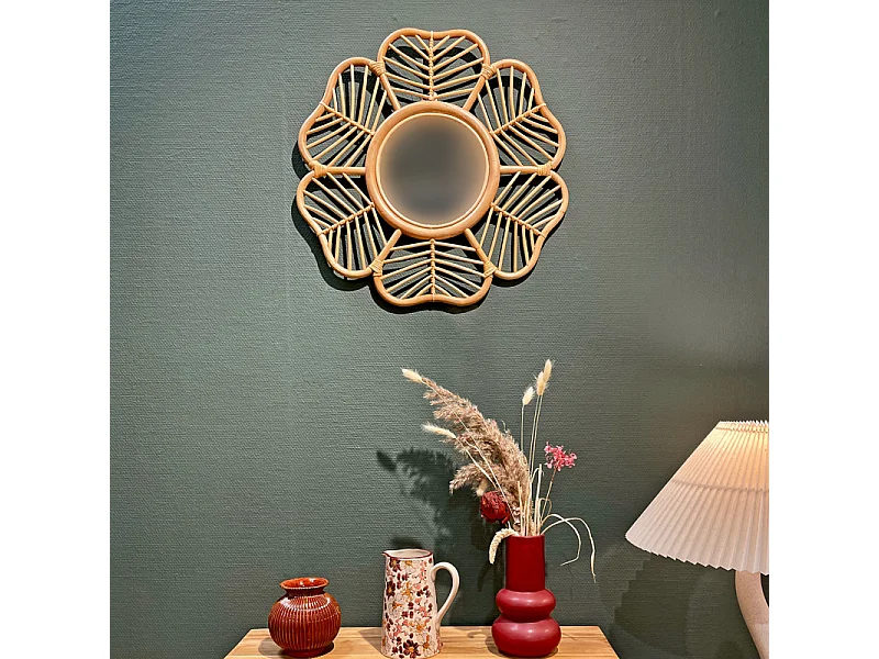 Miroir mural D. 62 cm rond forme fleur en rotin tressé – HAZEL