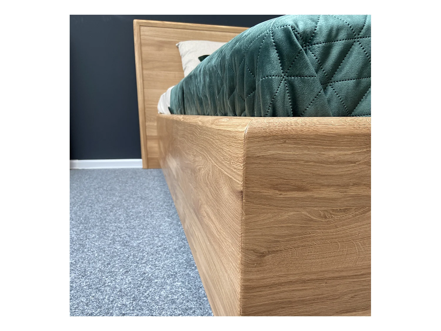 Lit en bois exclusif Valor avec coffre de rangement